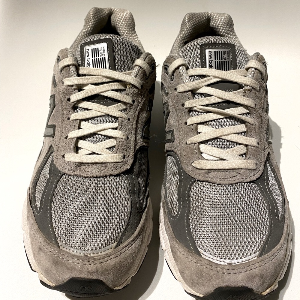 Women’s new balance 990v4